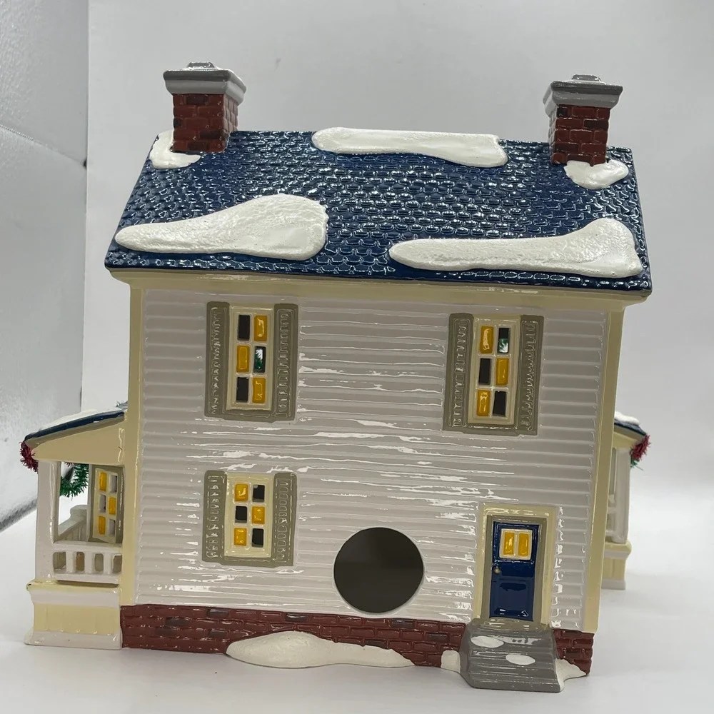 Department 56 Snowy Pines Inn Gift Set Snow Village 1998 Lighted House 56.54928